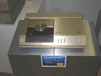 06 Marantz CD_SMALL.jpg (26991 bytes)