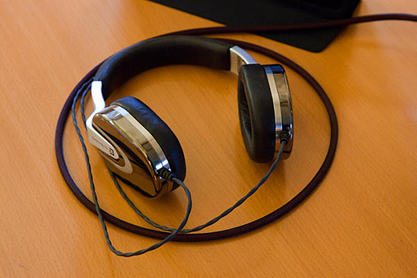 headphones utrasone system