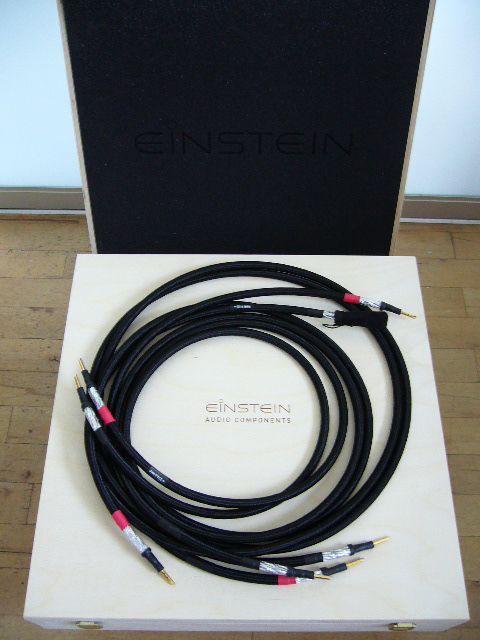 einstein The Flash and Thunder cables