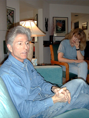 steve_foreground_janet_back.jpg (47878 bytes)