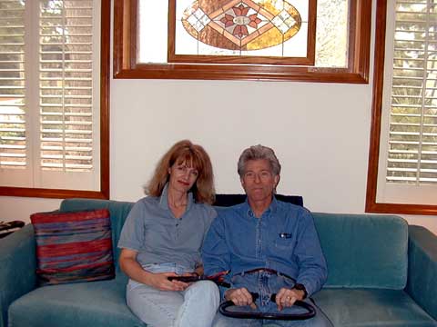 steve_janet_seated.jpg (25198 bytes)