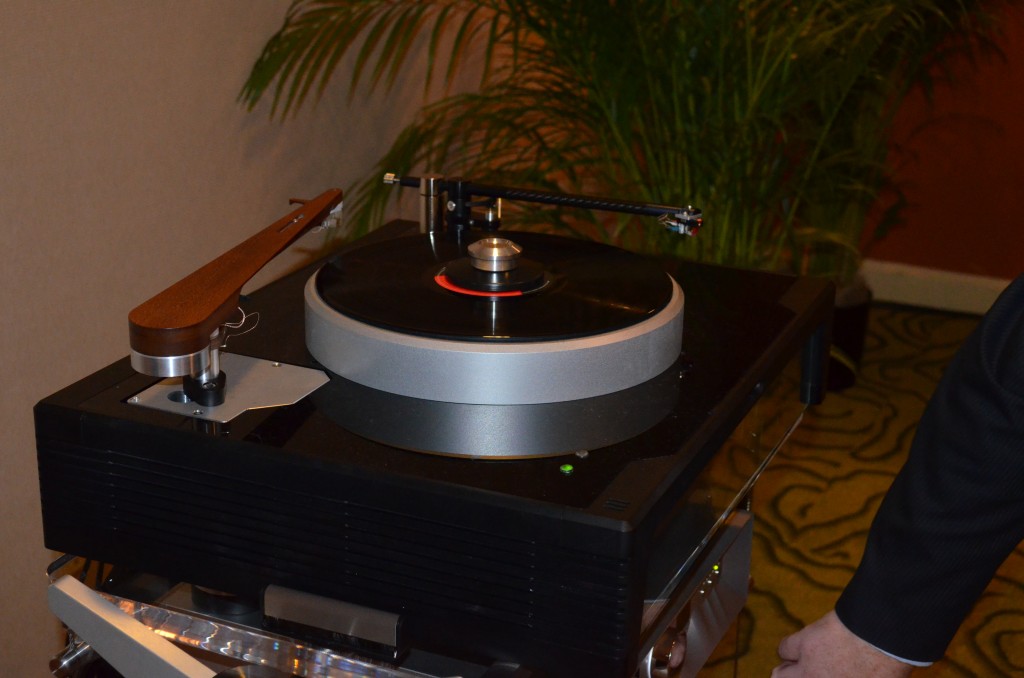 Dohmann table with wooden tonearm