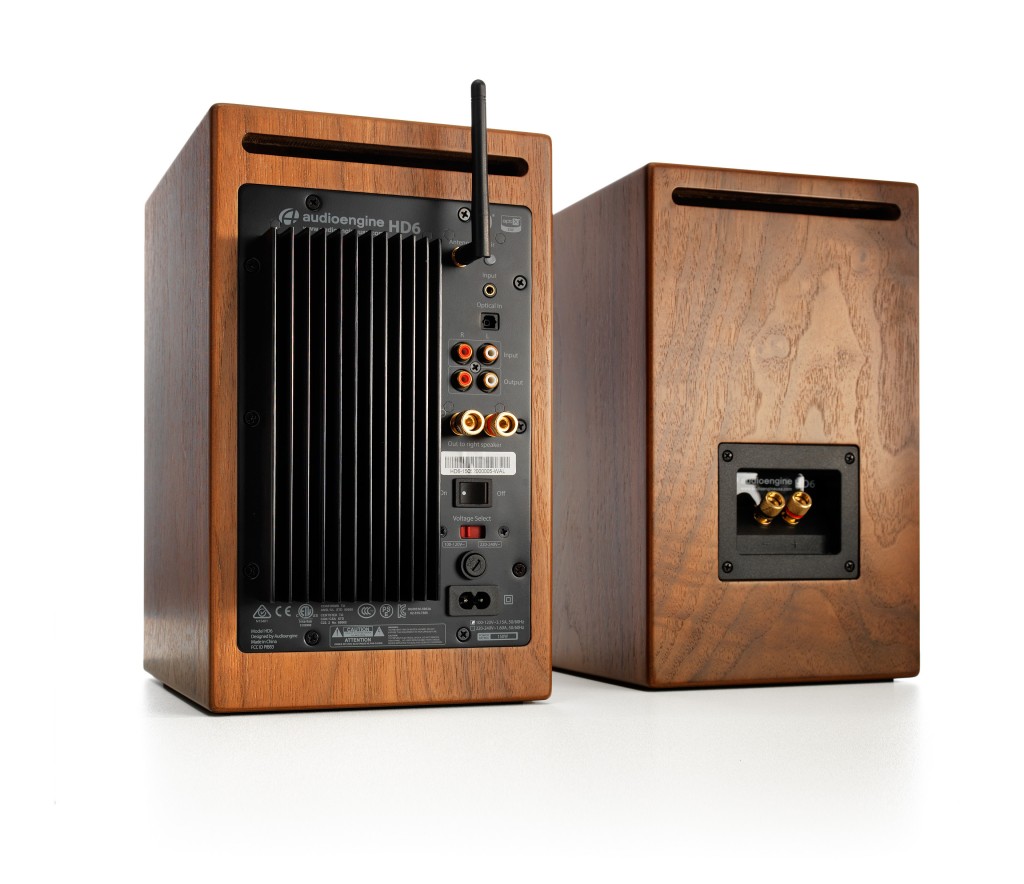 Ae_HD6-walnut-rear