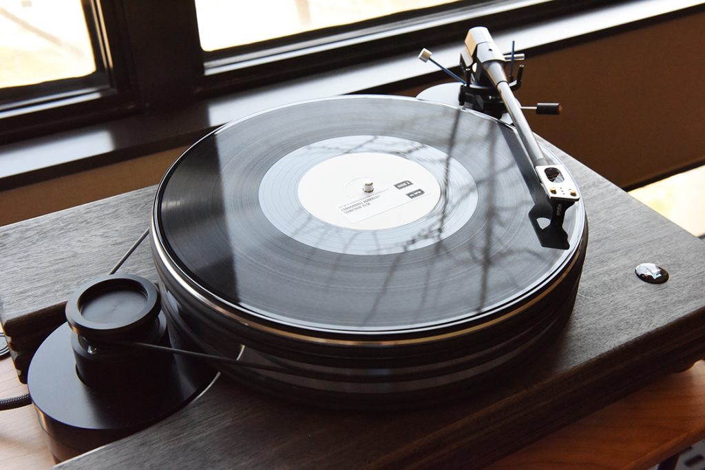 Pear_Audio_Blue_Turntable_DSC_0780