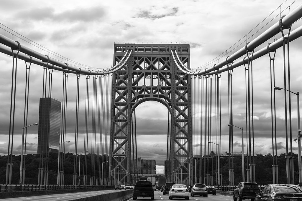 Bridge_New_York_City_NY_2016_clarity+75_sat+20_B+10_C+20_zone_pavement_B+20_left_B+30_right_BW_DSC_1631_web