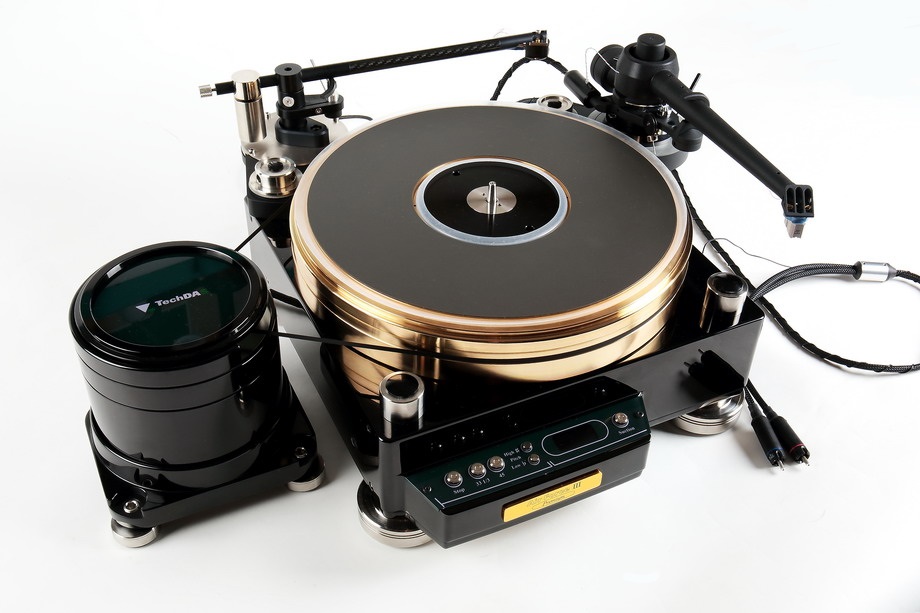 TechDAS Air Force III Turntable - The Absolute Sound