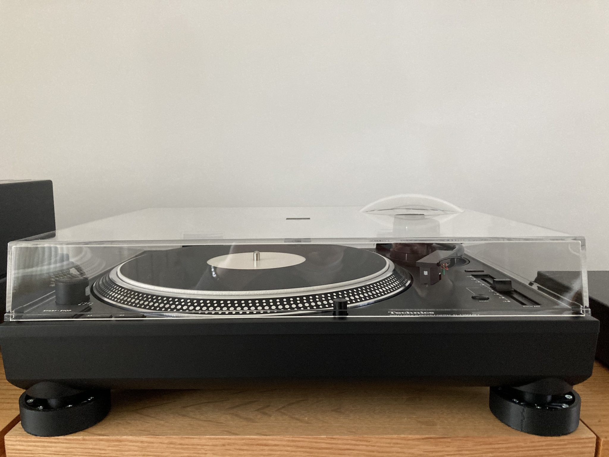 Technics-1200-2-2048x1536.jpg