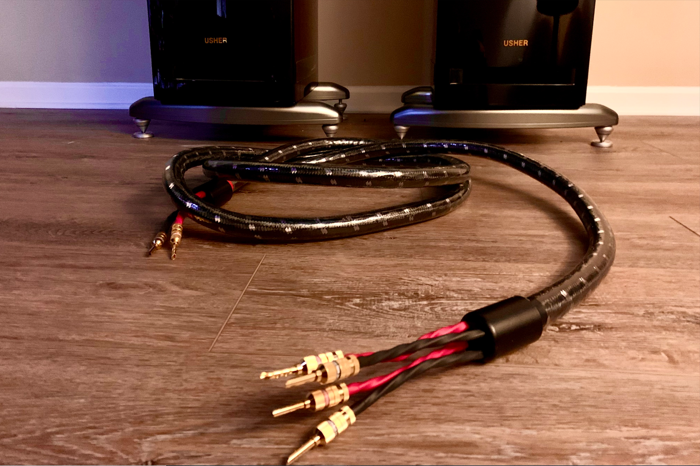 Straight Wire Crescendo 3 Speaker Cables - Positive Feedback